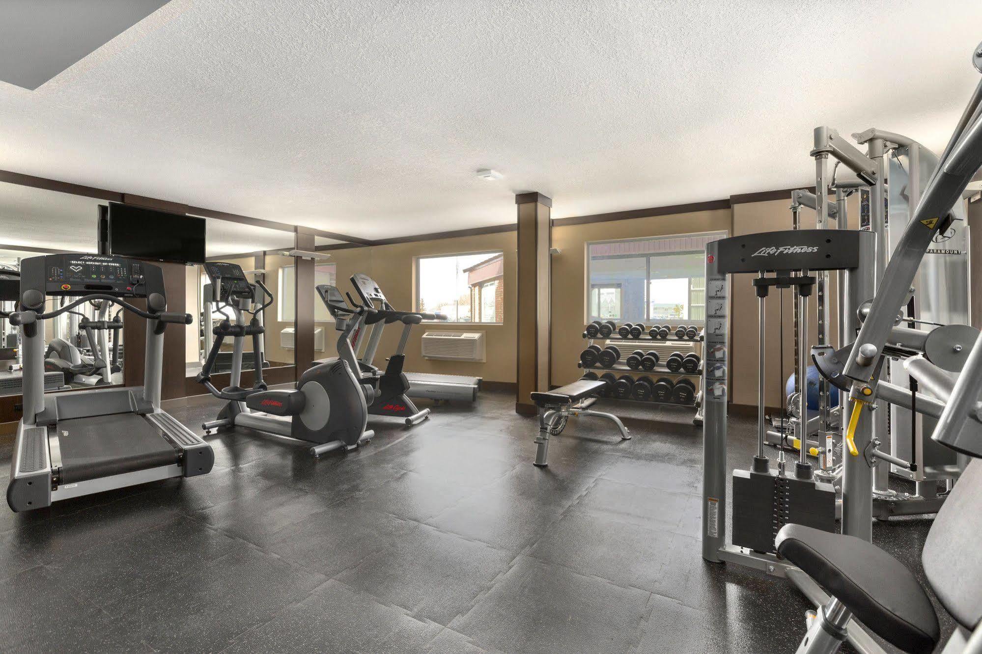 Best Western Plus Edmonton Airport Hotel Ледюк Екстериор снимка